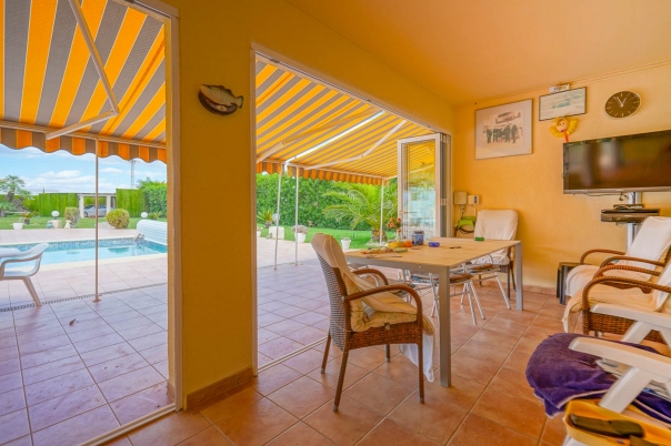5 bed villa in Els Poblets