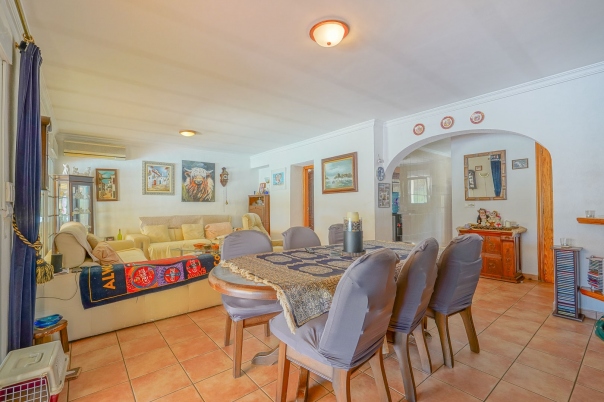 5 bed villa in Els Poblets
