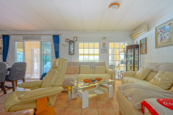 5 bed villa in Els Poblets