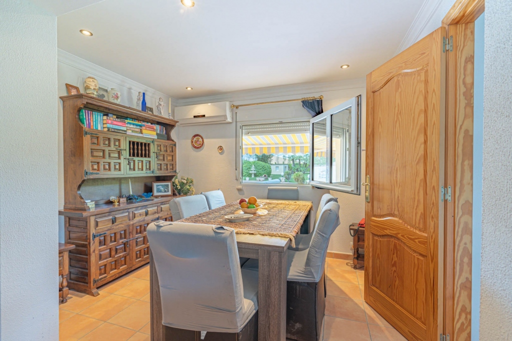 5 bed villa in Els Poblets