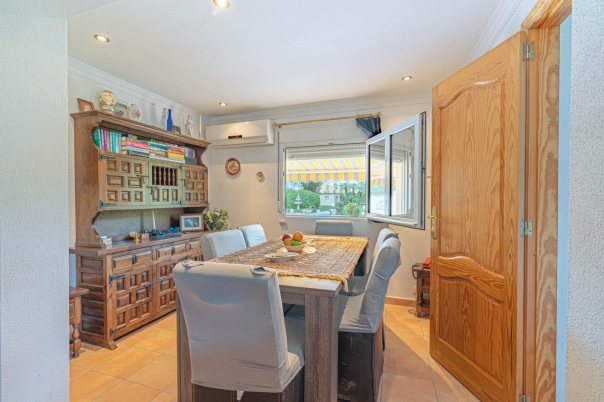 5 bed villa in Els Poblets