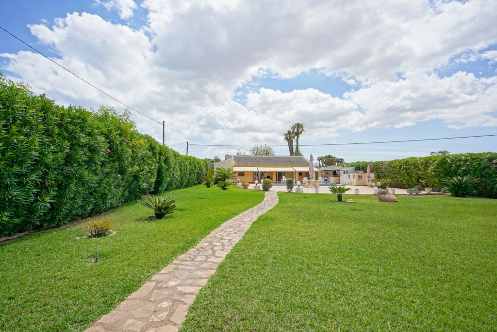 5 bed villa in Els Poblets
