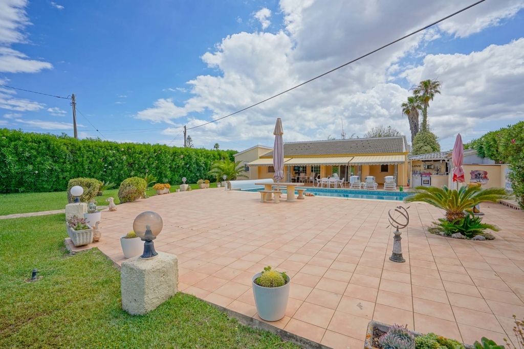 5 bed villa in Els Poblets