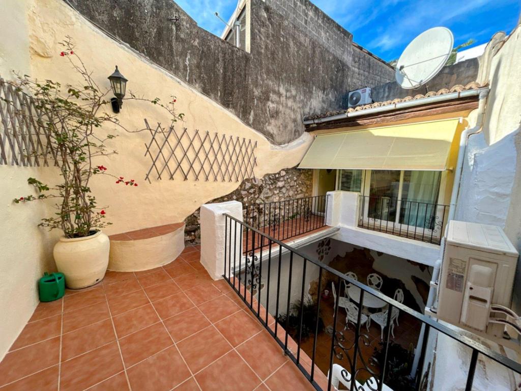 4 bed town_house in Tormos
