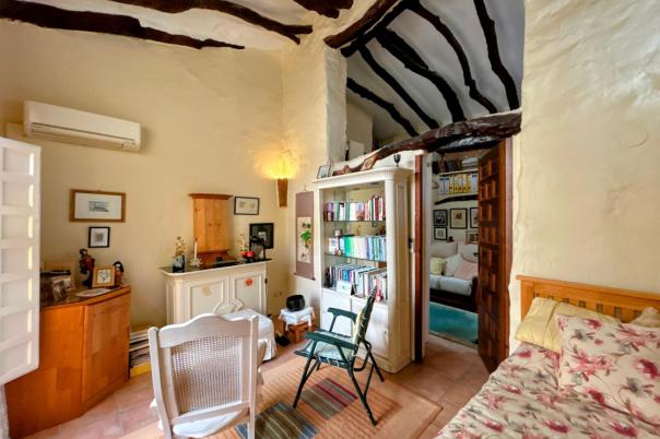 4 bed town_house in Tormos