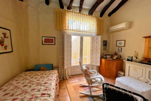 4 bed town_house in Tormos