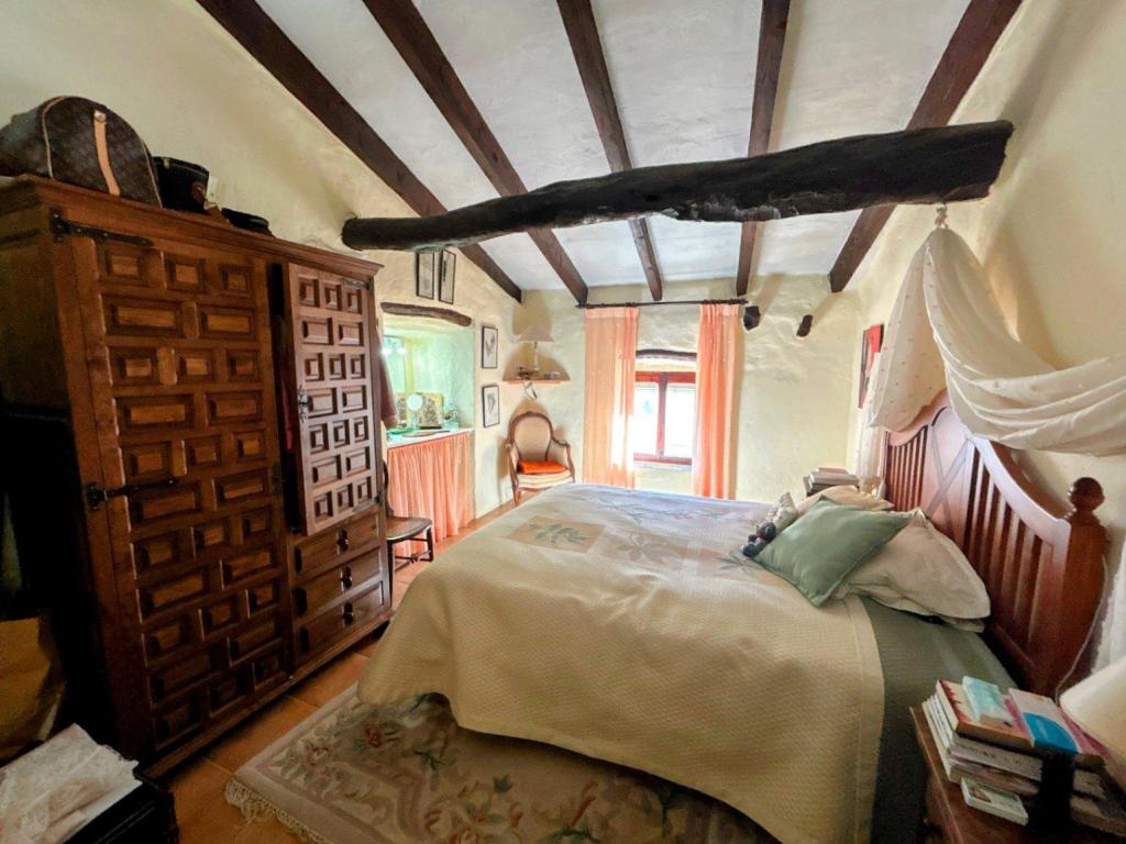 4 bed town_house in Tormos