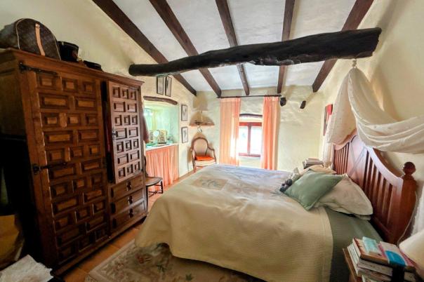 4 bed town_house in Tormos