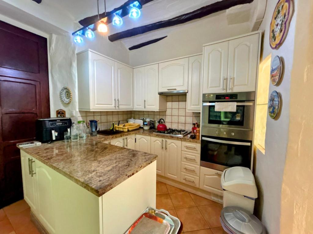 4 bed town_house in Tormos