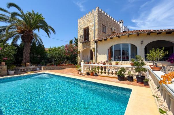 3 bed villa in Moraira