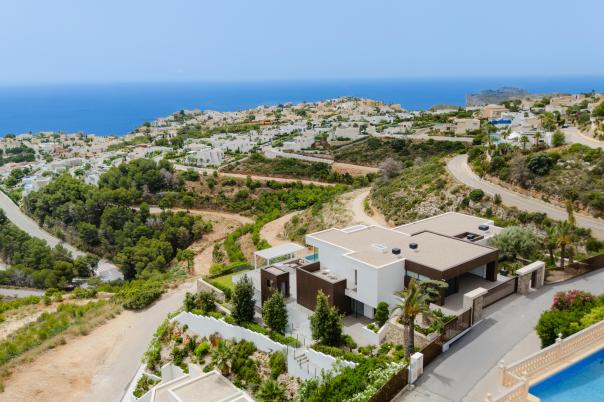 5 bed villa in Benitachell