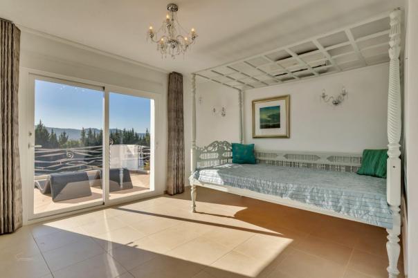 5 bed villa in Jávea