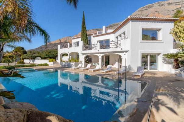 5 bed villa in Jávea
