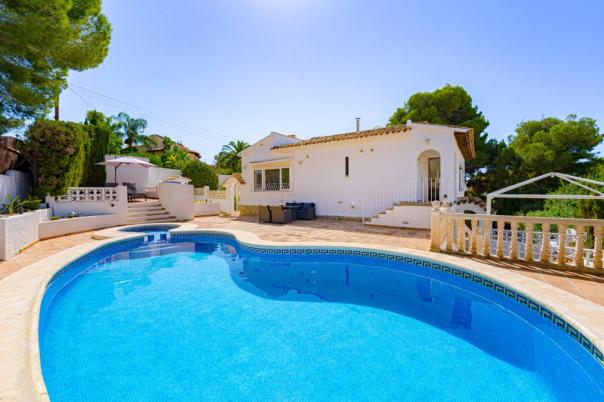 3 bed villas in Moraira