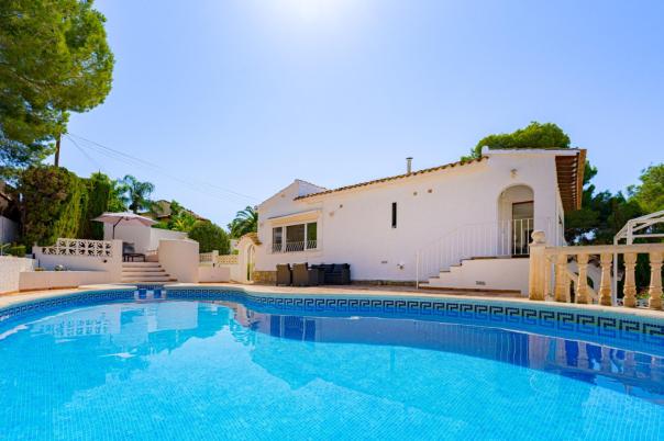 3 bed villas in Moraira