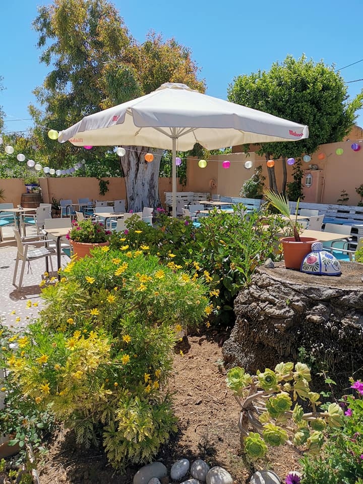 Quo Vadis Live Music & Mini Golf