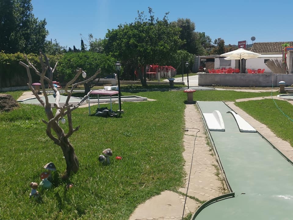 Quo Vadis Live Music & Mini Golf