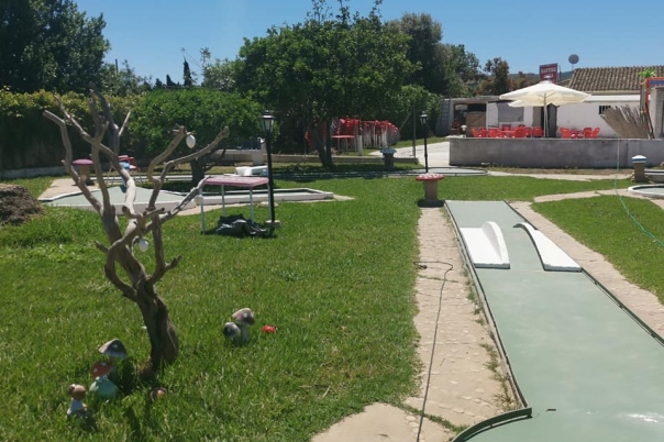 Quo Vadis Live Music & Mini Golf