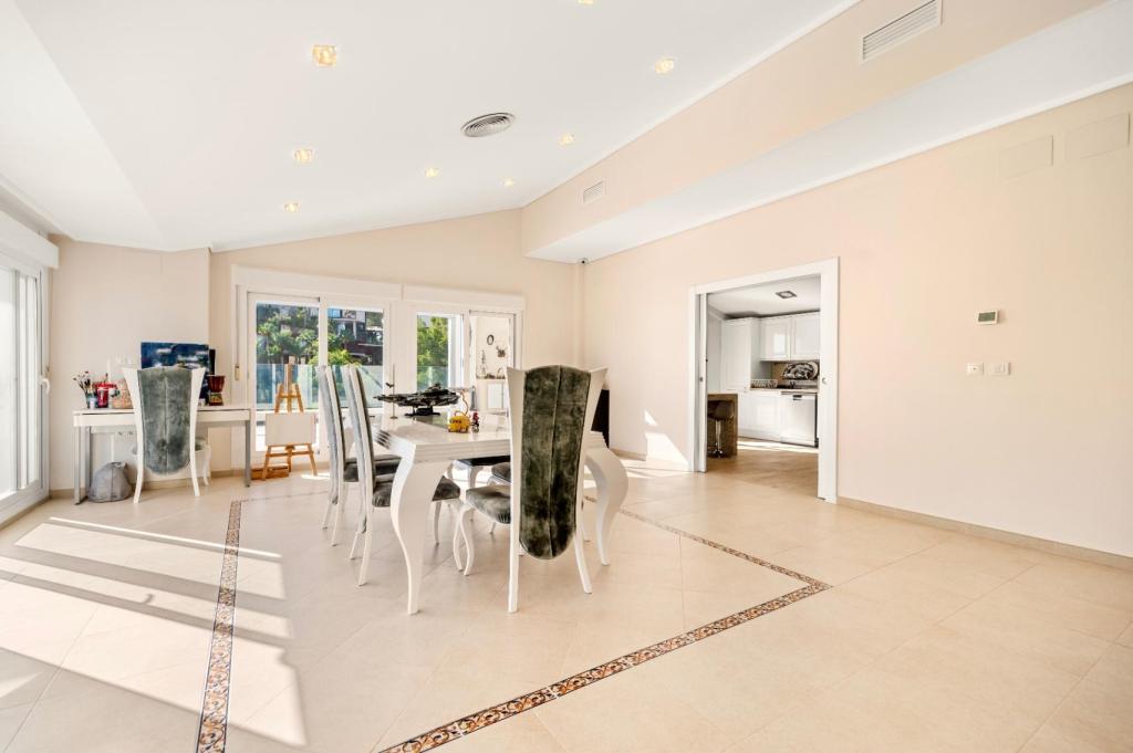 4 bed apartment in Altea