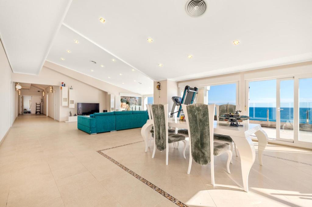 4 bed apartment in Altea