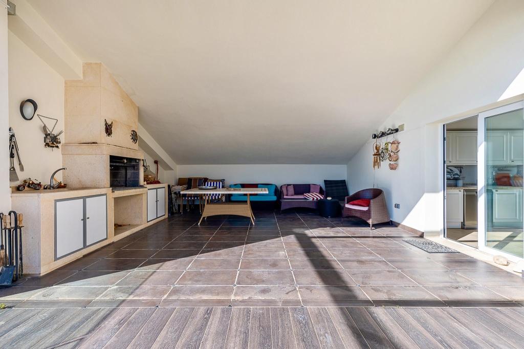 4 bed apartment in Altea