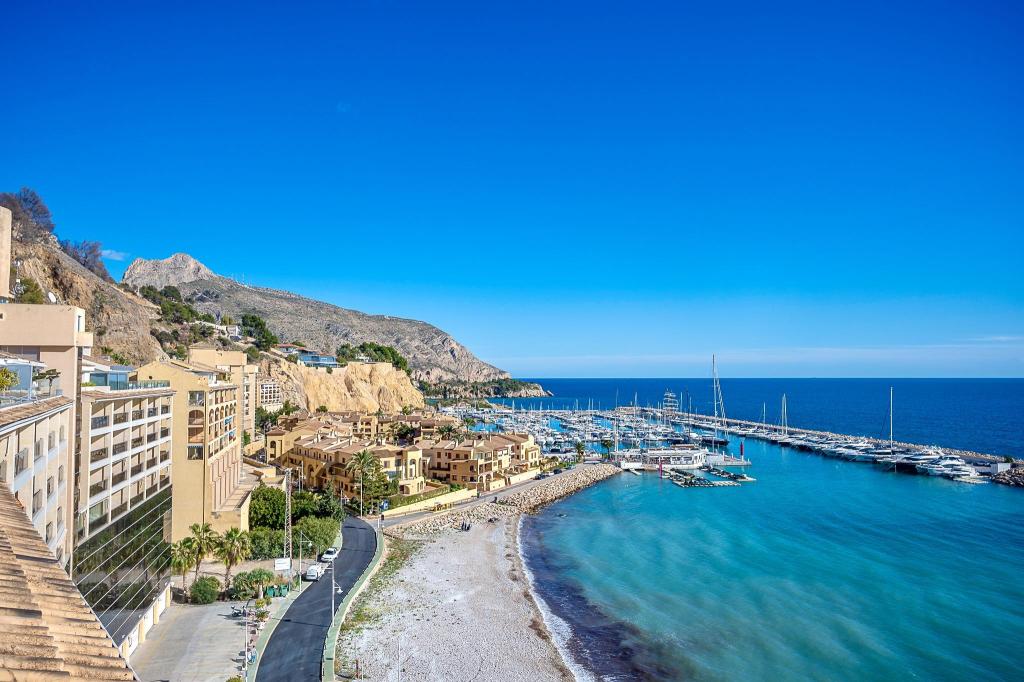 4 bed apartment in Altea