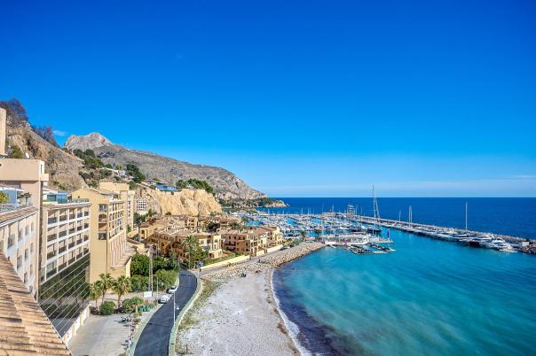 4 bed apartment in Altea