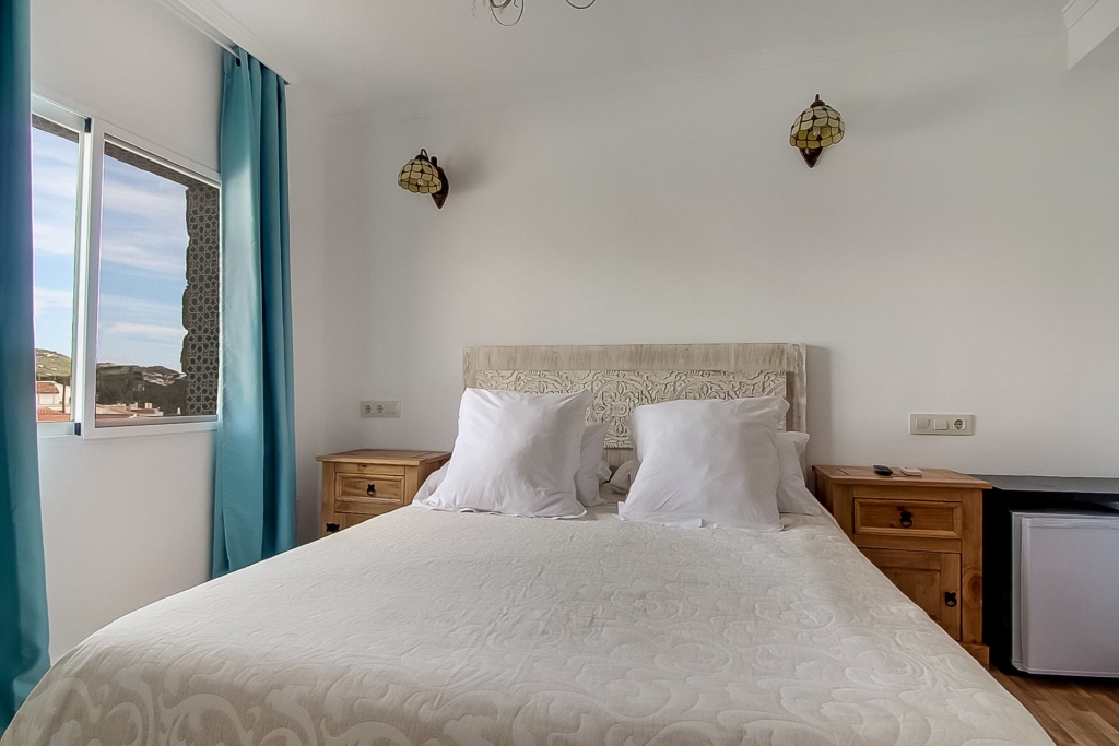 9 bed commercial premises in Calp