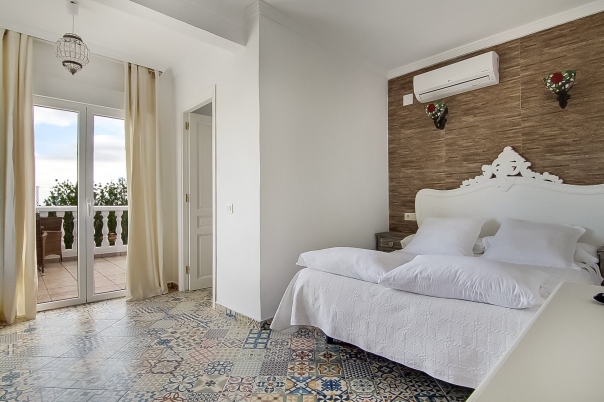 9 bed commercial premises in Calp