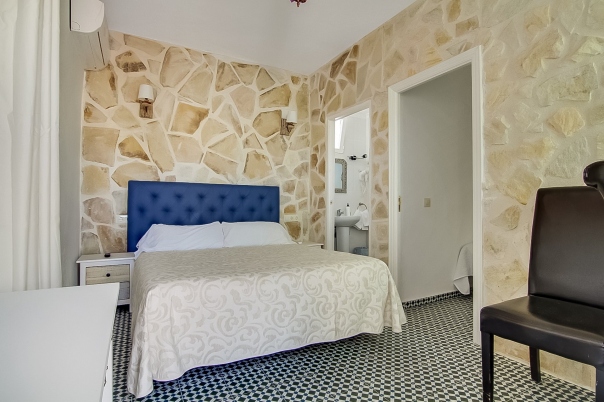 9 bed commercial premises in Calp