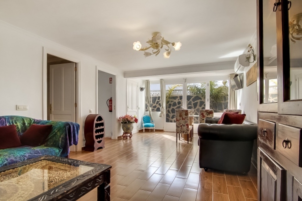 9 bed commercial premises in Calp