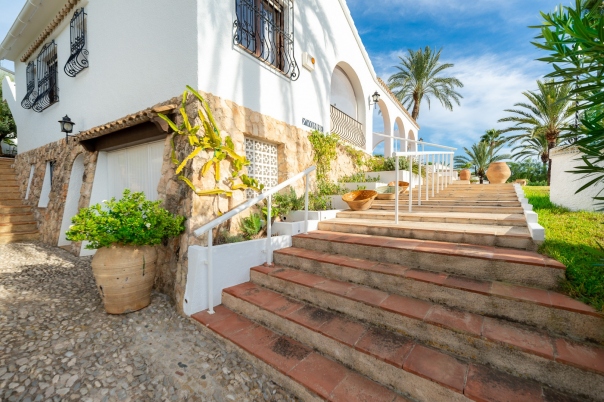 5 bed villa in Moraira