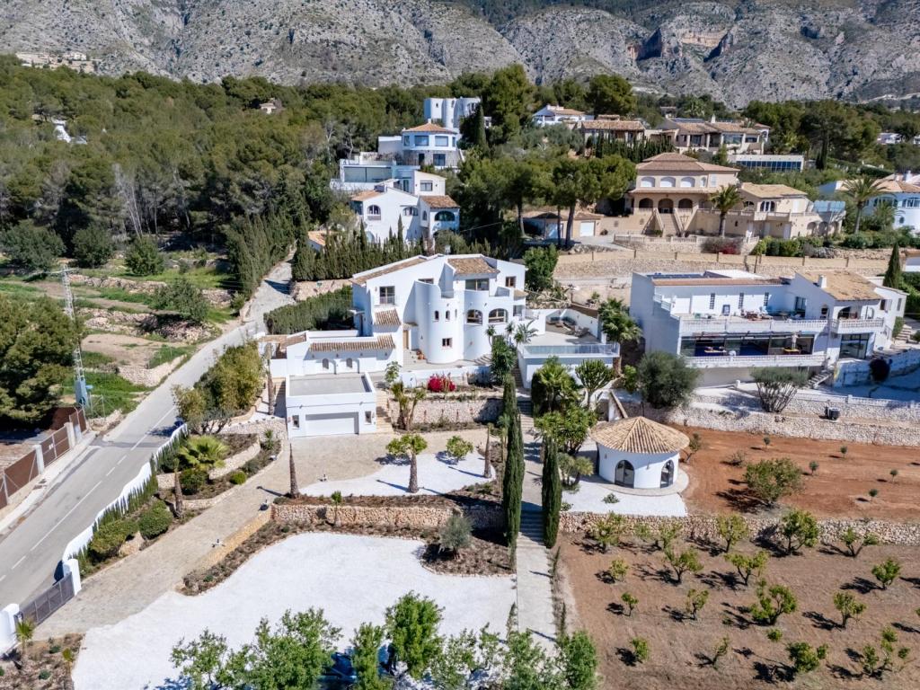 5 bed villa in Altea