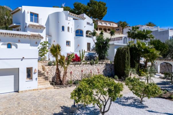 5 bed villa in Altea