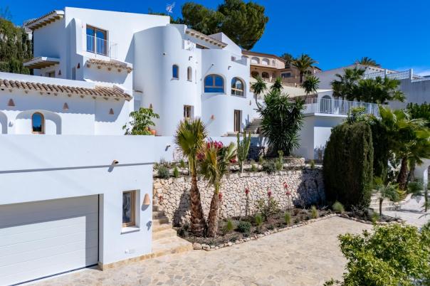 5 bed villa in Altea