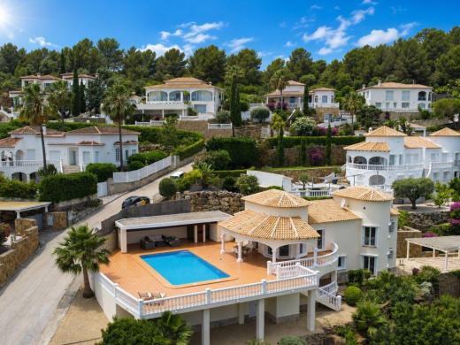 5 bed villa in Pedreguer