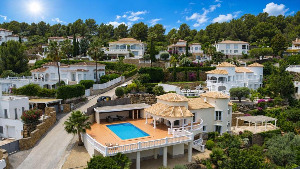 5 bed villa in Pedreguer