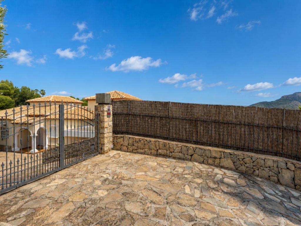 5 bed villa in Pedreguer