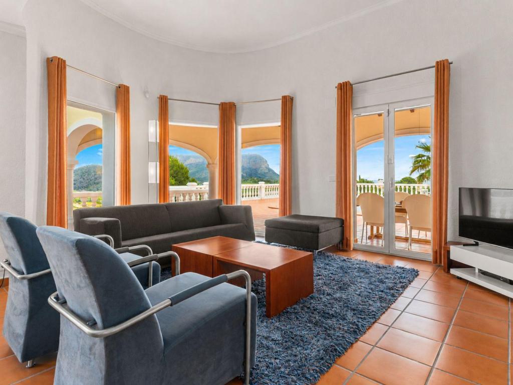 5 bed villa in Pedreguer