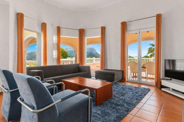 5 bed villa in Pedreguer