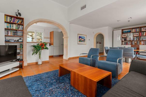 5 bed villa in Pedreguer