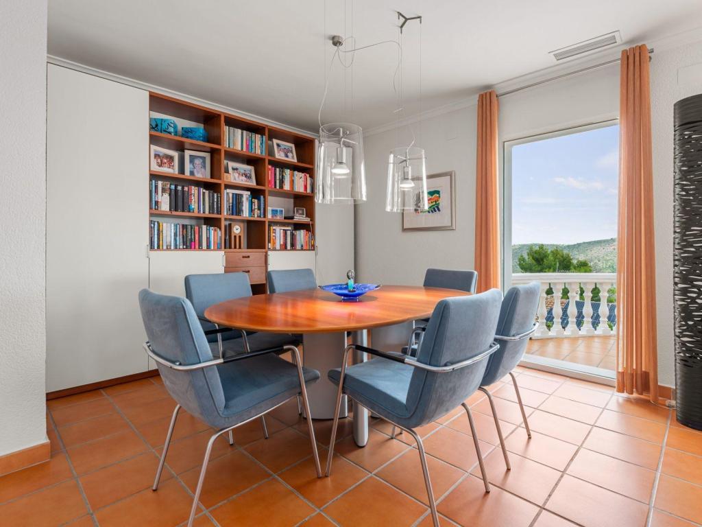 5 bed villa in Pedreguer