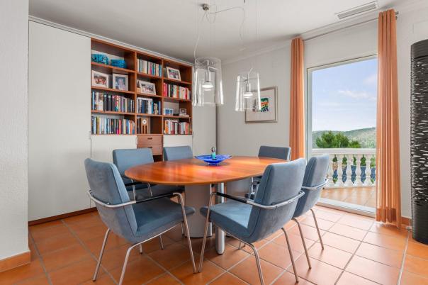 5 bed villa in Pedreguer