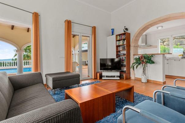 5 bed villa in Pedreguer