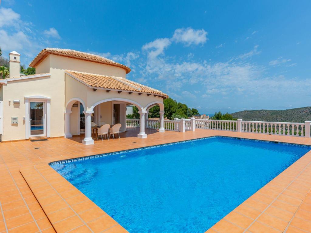 5 bed villa in Pedreguer