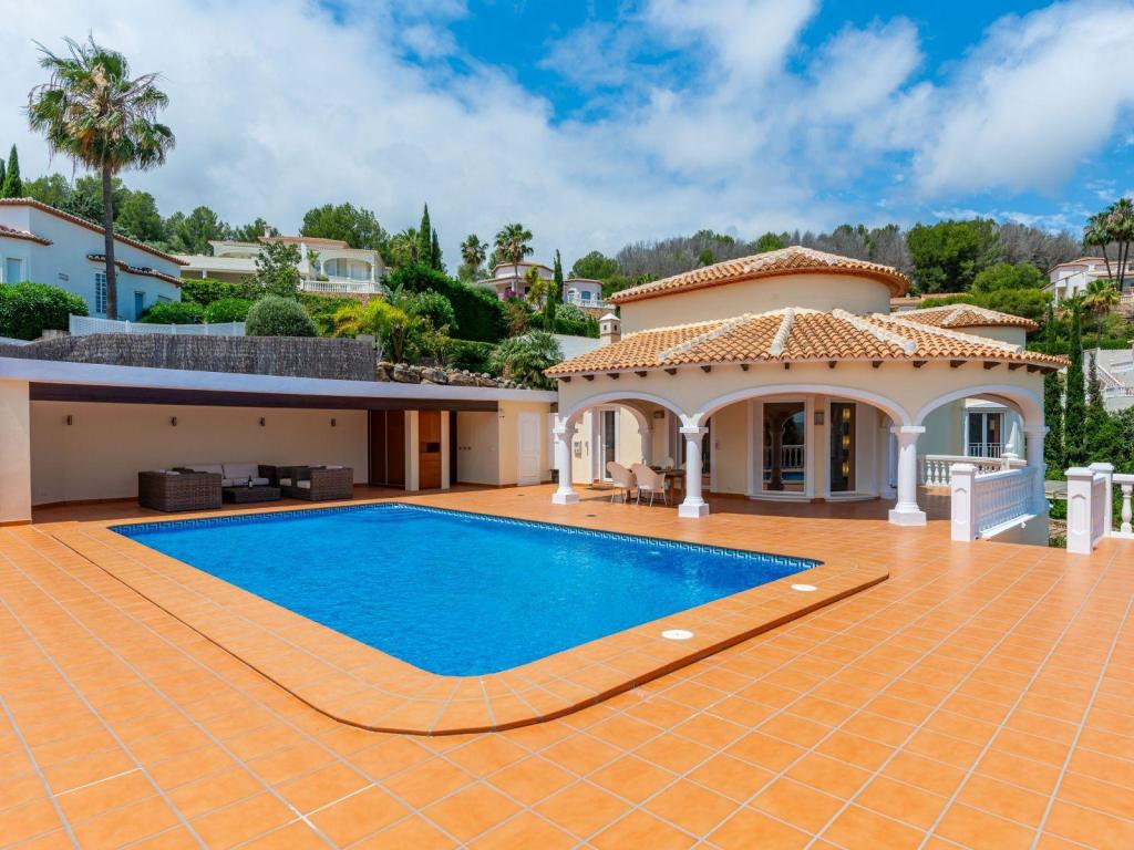 5 bed villa in Pedreguer
