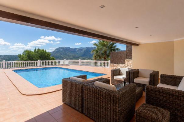 5 bed villa in Pedreguer