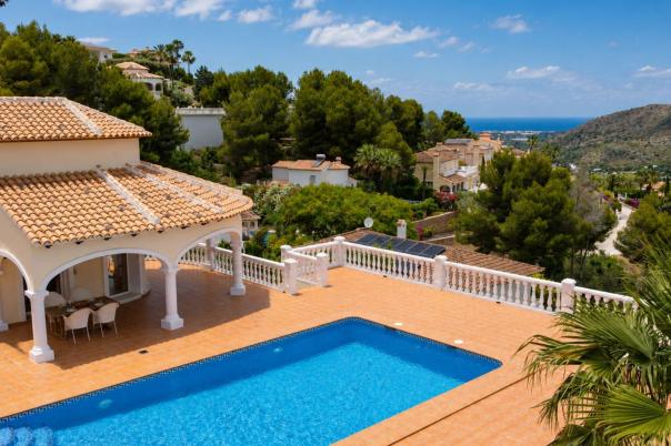 5 bed villa in Pedreguer