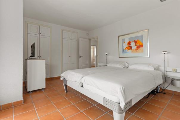 5 bed villa in Pedreguer
