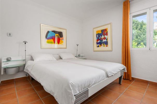 5 bed villa in Pedreguer
